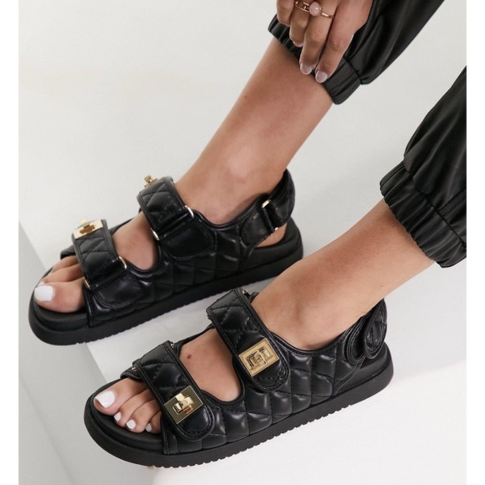 Steve Madden Margie Black Leather Quilted Dad Sandal sz 9 NIB